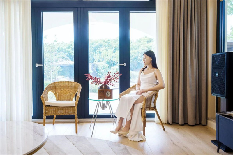 Room Tour|一線臨湖庭院，高階生活的藝術(shù)想象 image9